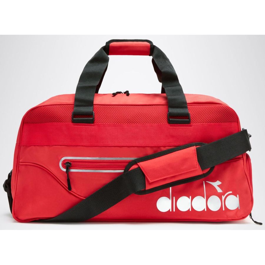 Вместительная спортивная сумка с отделом для обуви Diadora Bag Tennis 45735	55L Красная