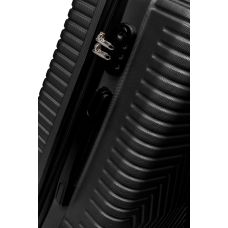 Чемодан пластиковый Средний M на колесах GD Polo 70L Черный