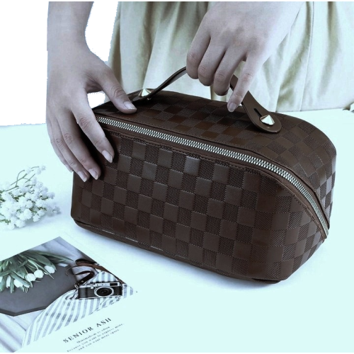 Женская косметичка из эко кожи Edibazzar Темно-коричневая