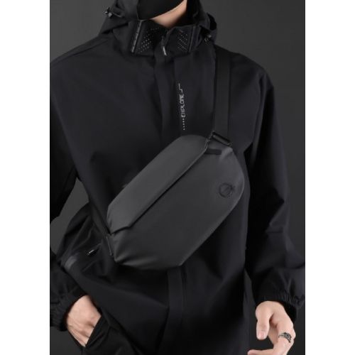 Сумка поясная Confident Черная