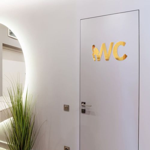 Зеркальный декор акриловый самоклеющийся WC золото, 3шт (D) SW-00002525