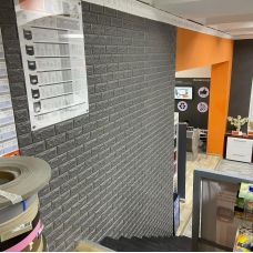 Самоклеющаяся декоративная 3D панель под кирпич серебро 700х770х7мм