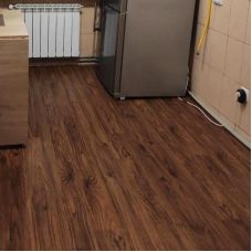 Самоклеящаяся виниловая плитка каштан, цена за 1 шт. (СВП-002)