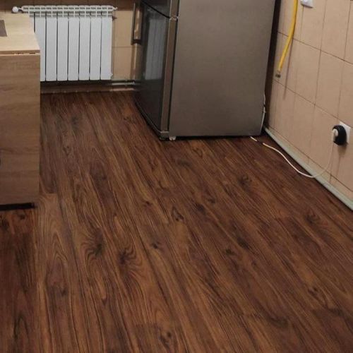 Самоклеящаяся виниловая плитка каштан, цена за 1 шт. (СВП-002)