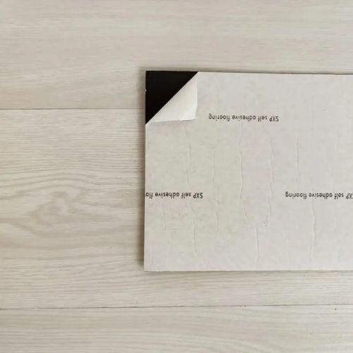 Самоклеящаяся виниловая плитка молочное дерево, цена за 1 шт. (СВП-009)