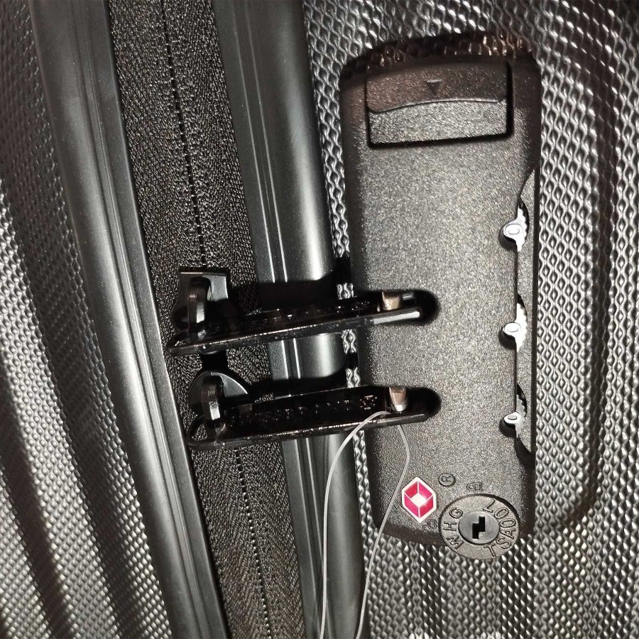 Чемодан Swissbrand Riga 2.0 (S) Black (SWB_LHRIG001S)