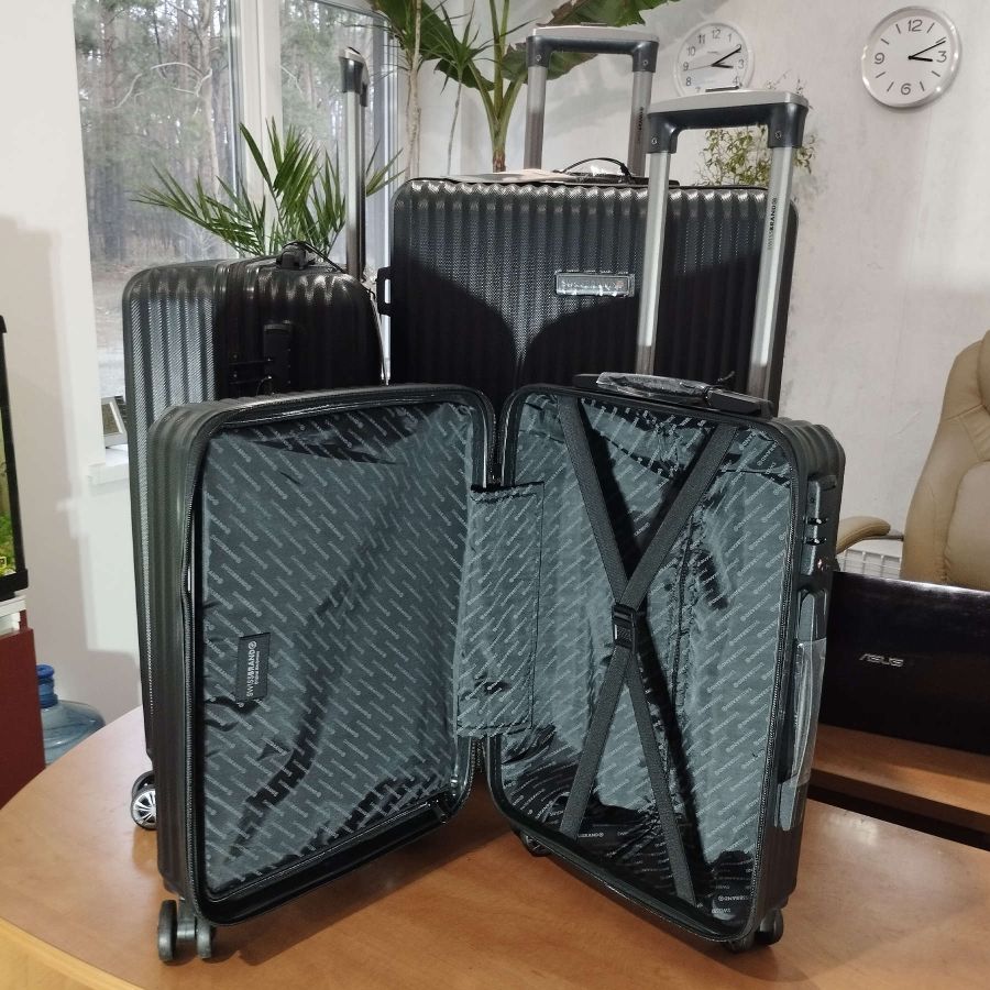 Чемодан Swissbrand Riga 2.0 (L) Black (SWB_LHRIG001L)