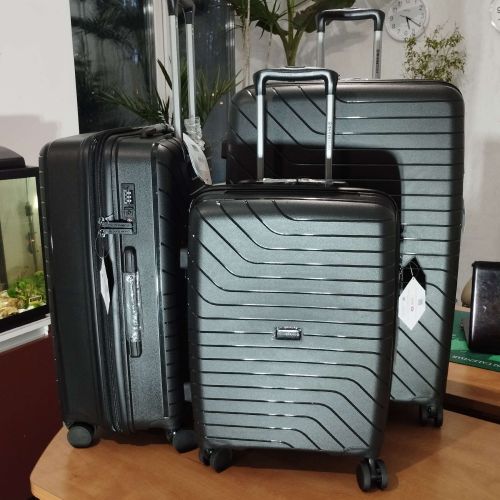 Чемодан маленький под ручную кладь Swissbrand Eden (S) Polypropylene Black (SWB_LHEDE001S)