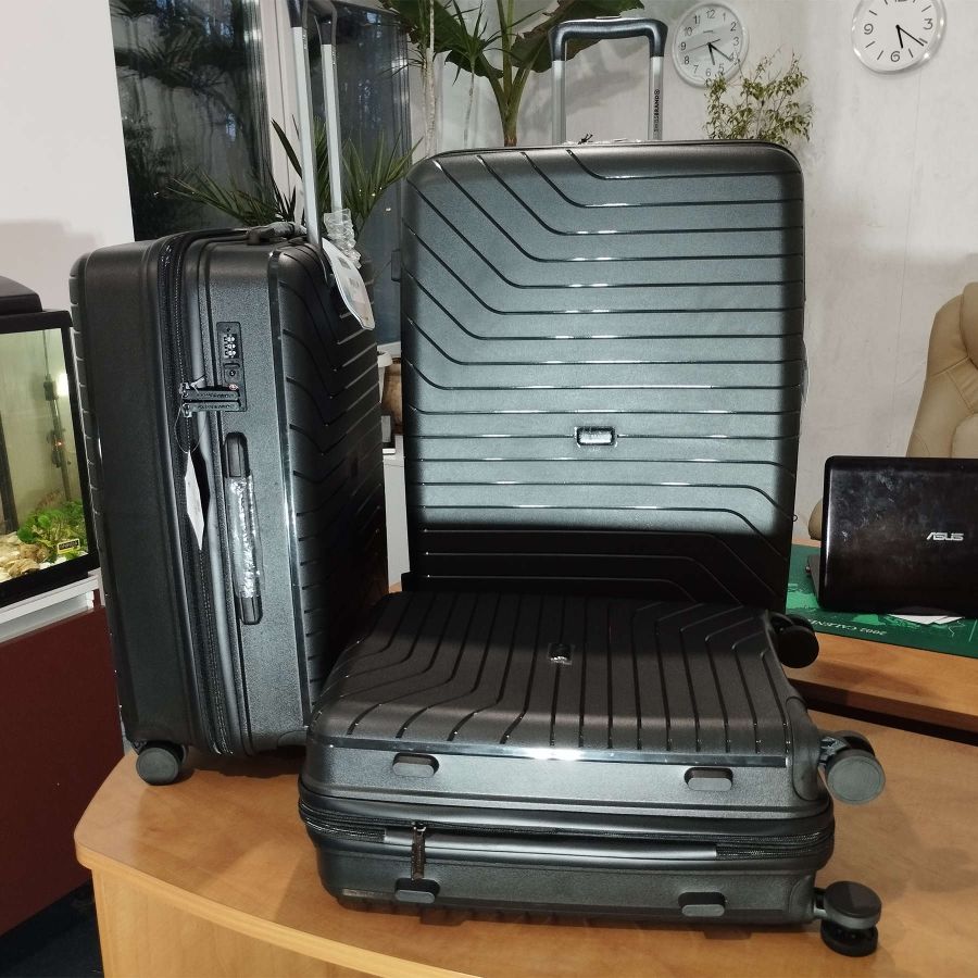 Чемодан средний Swissbrand Eden (M) Polypropylene Black (SWB_LHEDE001M)