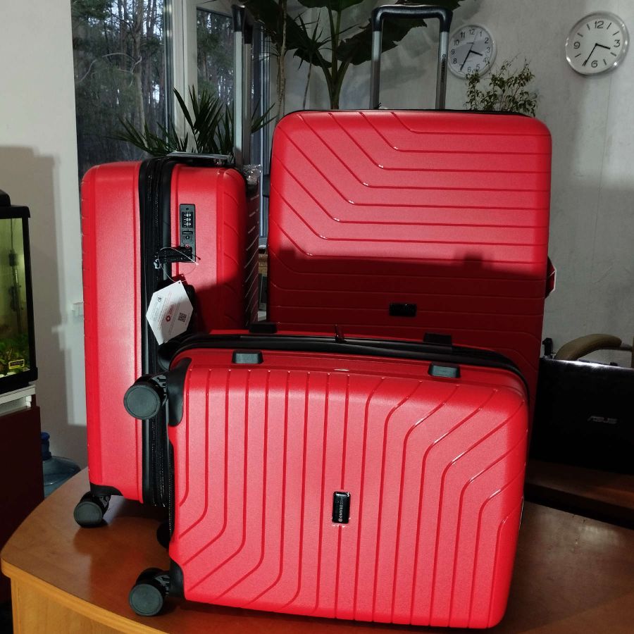 Чемодан большой Swissbrand Eden (L ) Polypropylene Red (SWB_LHEDE201L)