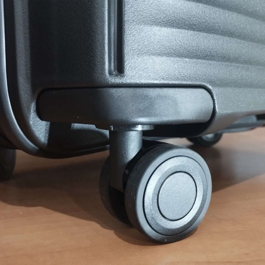 Чемодан большой Swissbrand Malden (L) Polypropylene Black (SWB_LHMAL001L)