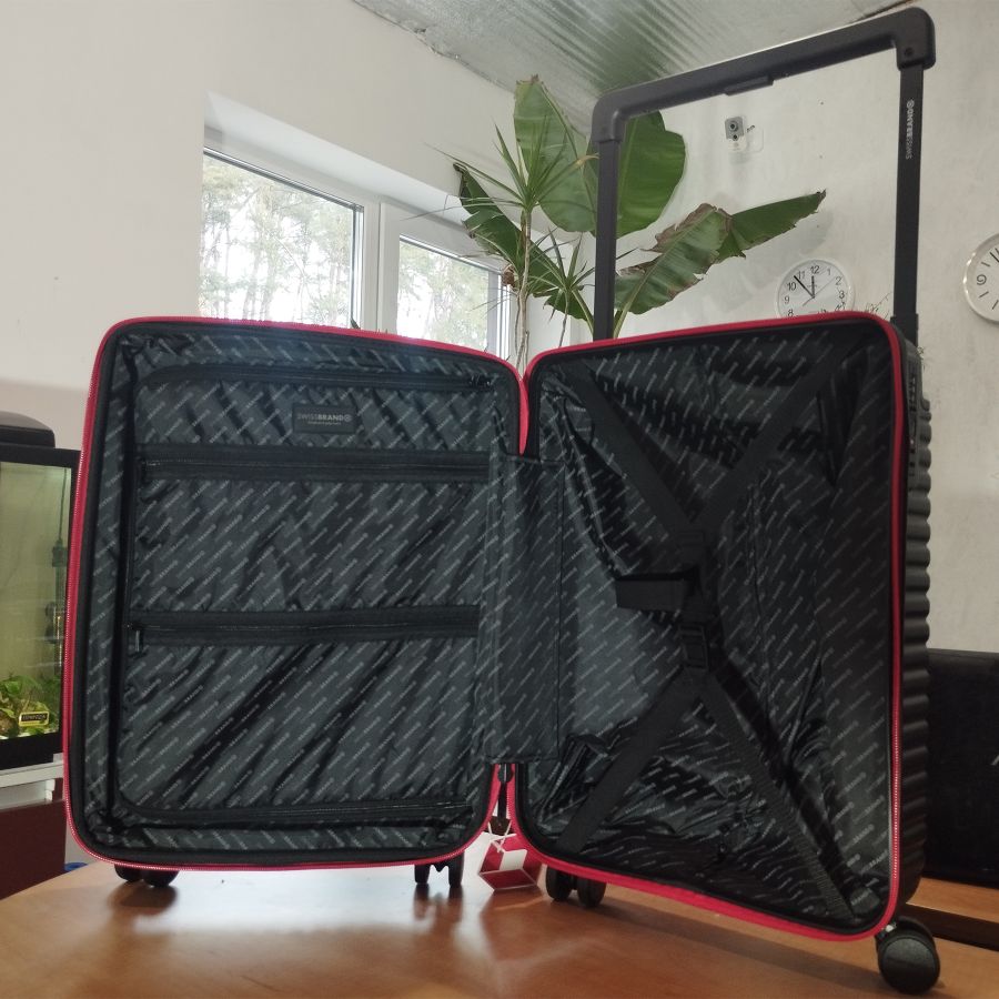 Чемодан маленький под ручную кладь Swissbrand Nara (S) ABS-Plasti Black/Red (SWB_LHNAA010S)