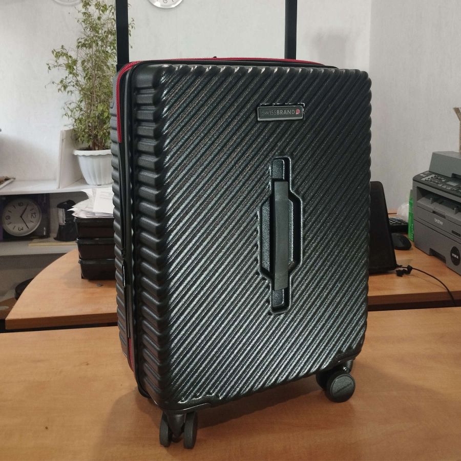 Чемодан маленький под ручную кладь Swissbrand Nara (S) ABS-Plasti Black/Red (SWB_LHNAA010S)