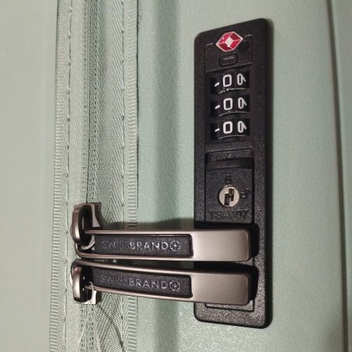 Чемодан большой Swissbrand Narberth (L) Polypropylene Light Mint (SWB_LHNAR007L)