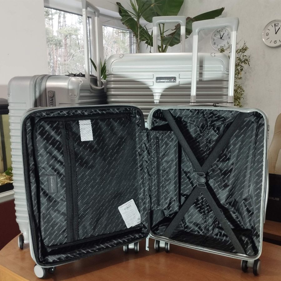 Чемодан средний Swissbrand Rome (M) Polycarbonate/ABS-Plastic Silver (SWB_LHROM002M)