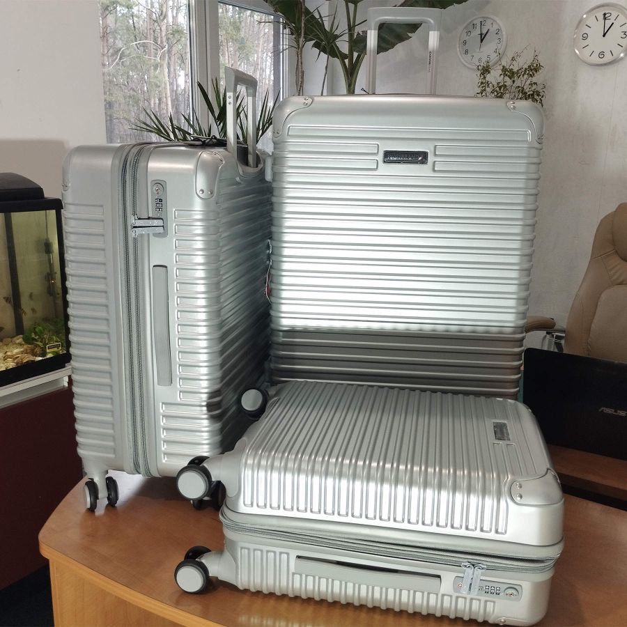Чемодан средний Swissbrand Rome (M) Polycarbonate/ABS-Plastic Silver (SWB_LHROM002M)
