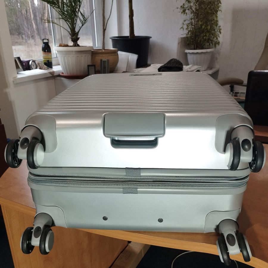 Чемодан средний Swissbrand Rome (M) Polycarbonate/ABS-Plastic Silver (SWB_LHROM002M)