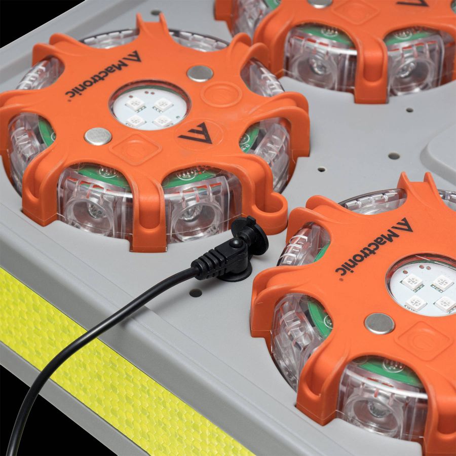 Комплект фонарей профессиональных Mactronic X-Flare (30 Lm) Red/Blue/Amber Recharg 12/220V (PSD0112)
