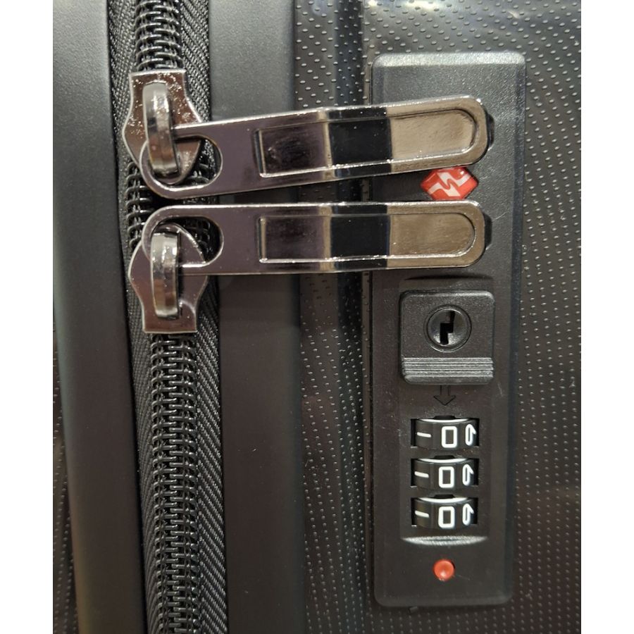 Чемодан средний Fashion 131 M Полипропилен 66х41х26 см Черный