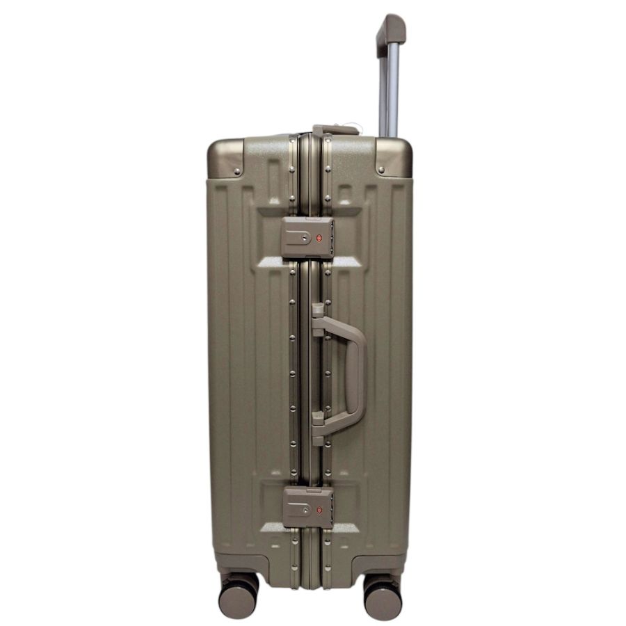 Чемодан средний M Madisson Snowball 66503 M 64x43x26 см 100% поликарбонат на защелках Шампань
