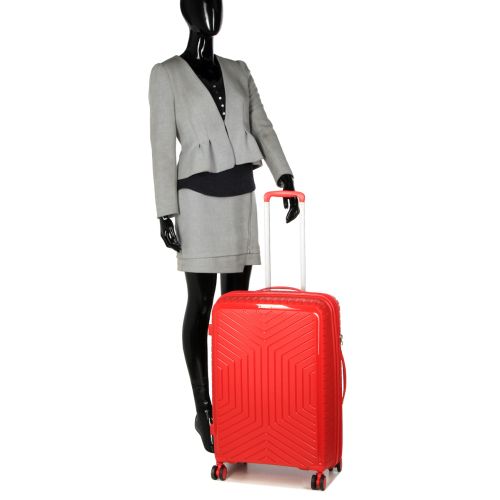 Чемодан средний M полипропилен Snowball 20103 67,5×47,5×26,5см 71+12л Красный