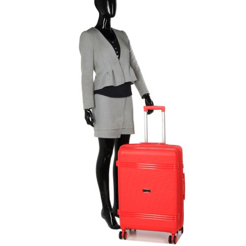 Чемодан средний M полипропилен Snowball 21204 67×47×27см 66+13л Красный